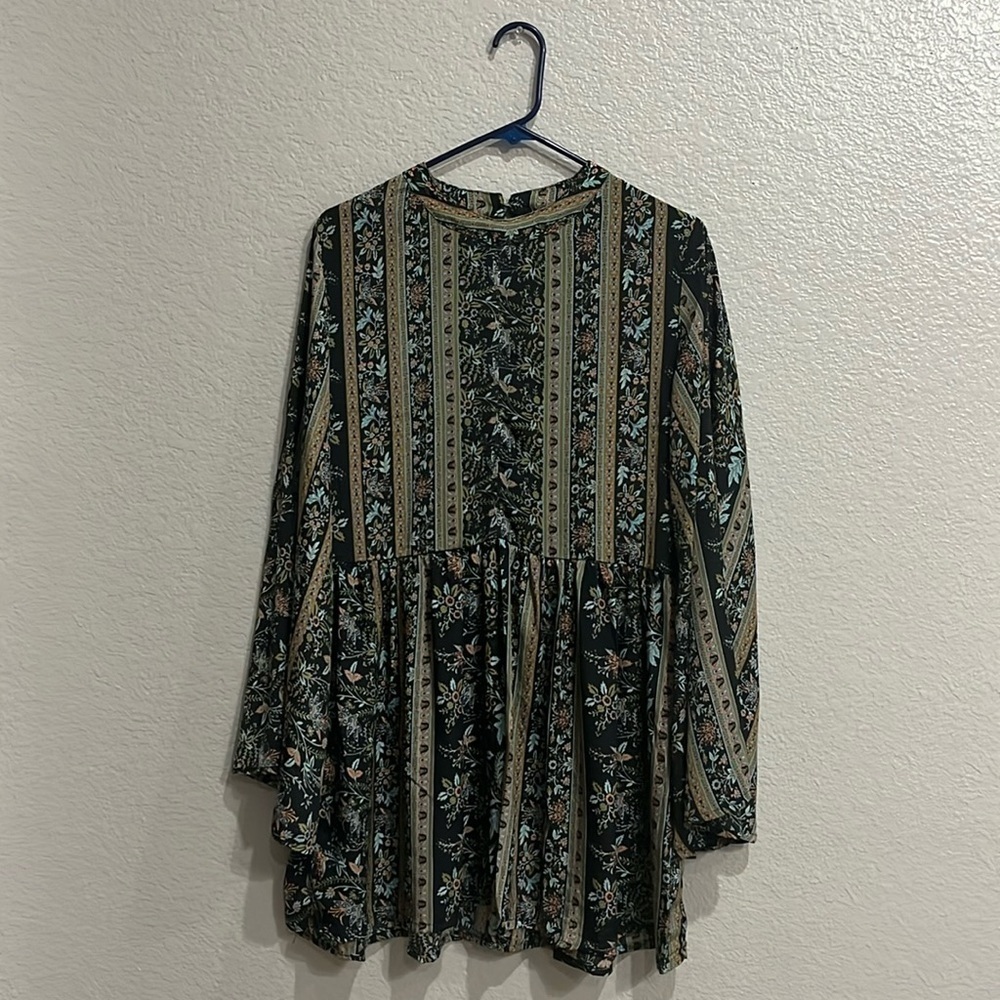 Earthbound Colorful Weeds Bell Sleeve Dress. Size Large